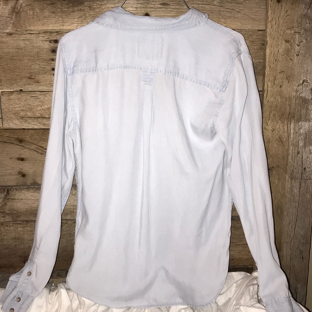 Button down - Picture 2 of 3